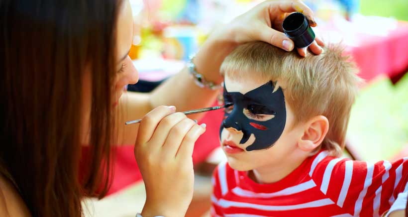 Pintacaras y maquillajes para niños: nunca antes de los 3 años