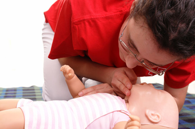 Curso gratuito de primeros auxilios en bebés y niños