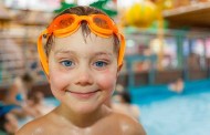 Cursillos de natación y actividades deportivas para niños en verano