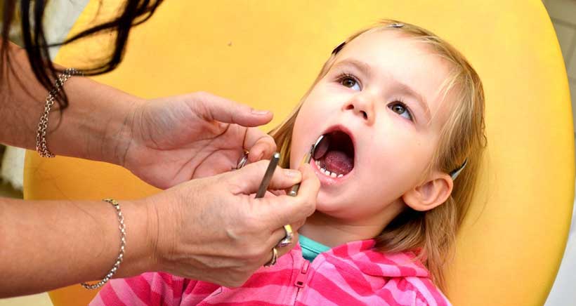 Revisiones dentales gratuitas para niños en Clínica Bujanda