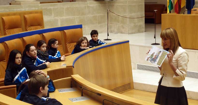 El Parlamento de La Rioja contado a los niños