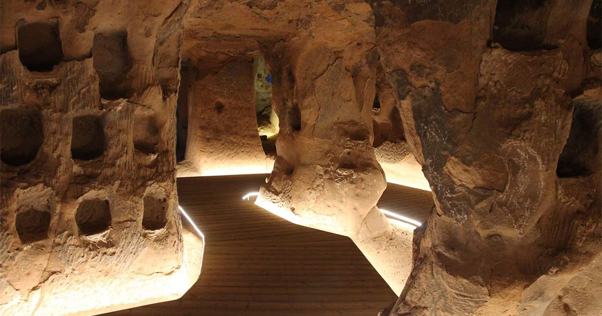 Adéntrate en una cueva medieval en Arnedo: la Cueva de los Cien Pilares