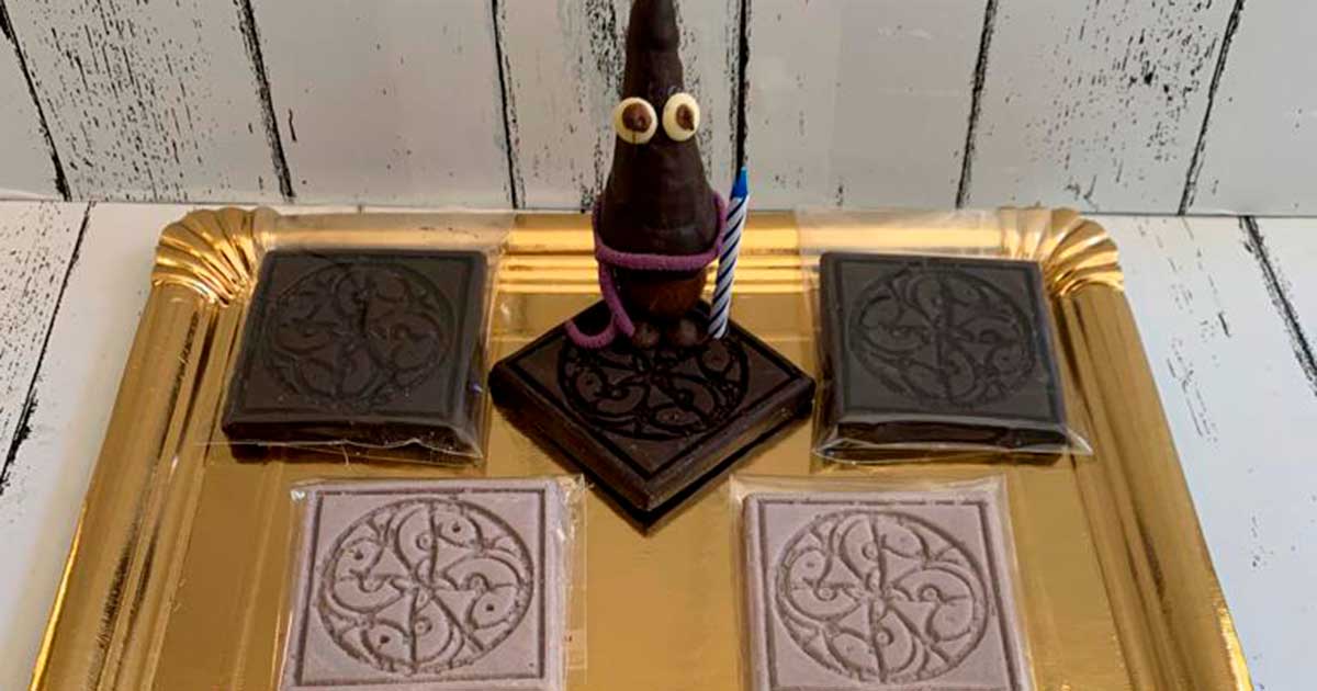 Las baldosas de San Bernabé ya tienen su réplica en chocolate