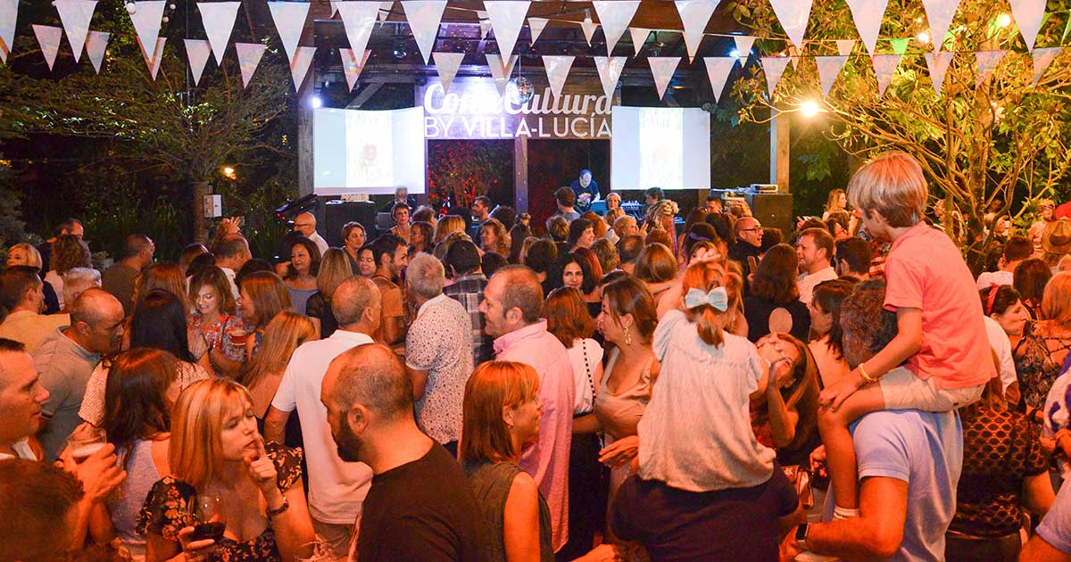 Villa Lucía recupera sus fiestas temáticas este verano