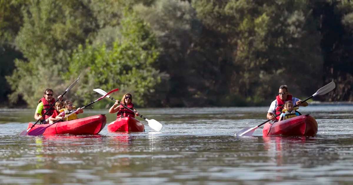 Pasea en kayak por el Ebro, una experiencia para toda la familia