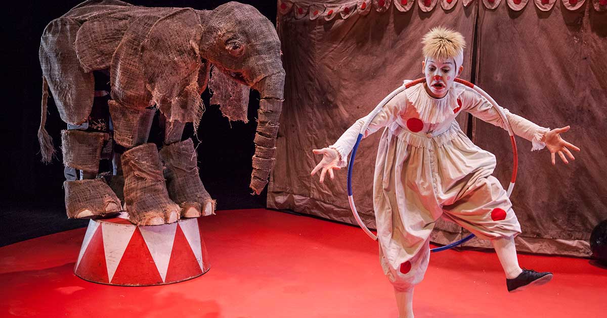 “Parade, el circo de los valientes”, en el Teatro Bretón