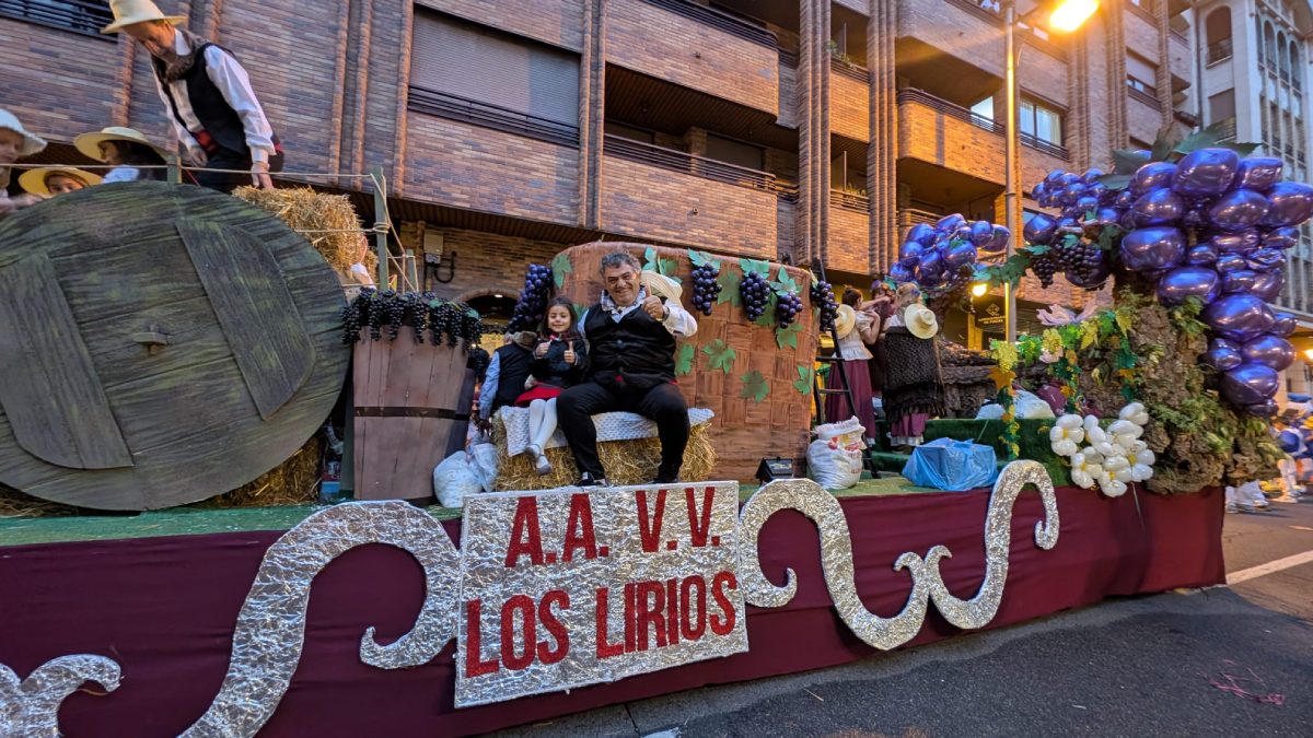 carroza asociacion vecinal los lirios gana concurso san mateo