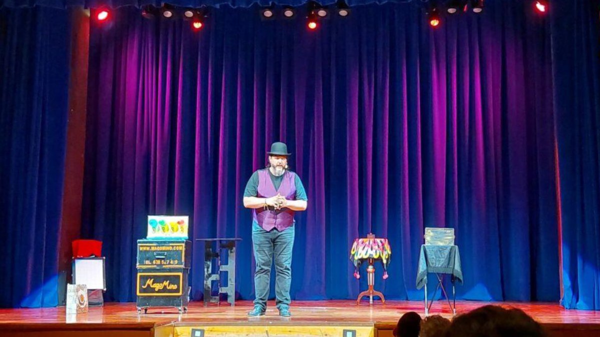 magomino y sus cosas magicas