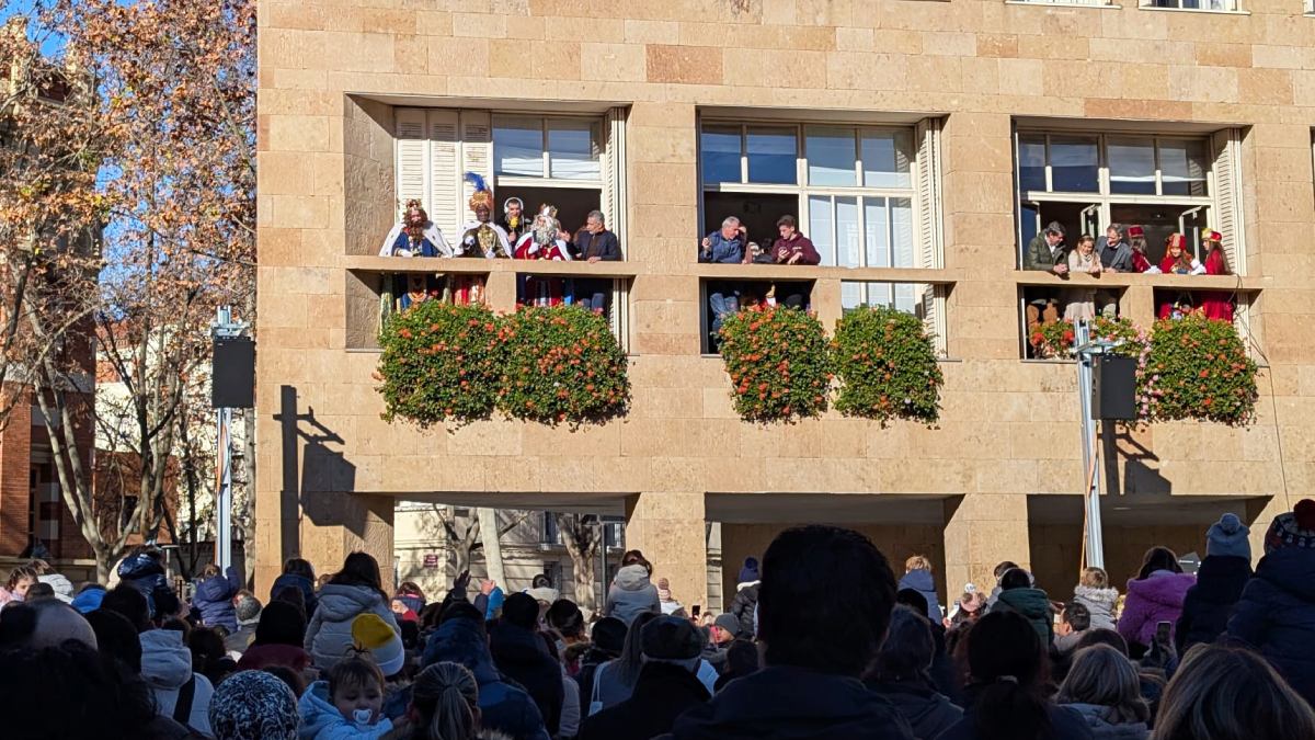 saludo reyes magos balcon del Ayuntamiento Logrono