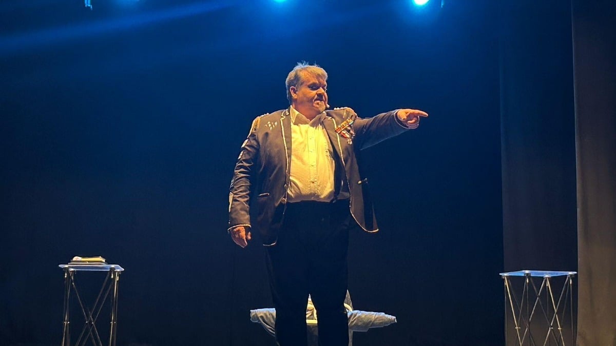 magia comica en serio sala negra