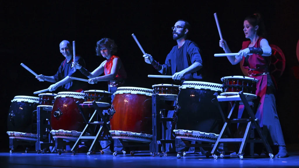 Percusion Taiko Escenario Vivo Banos Rio tobia
