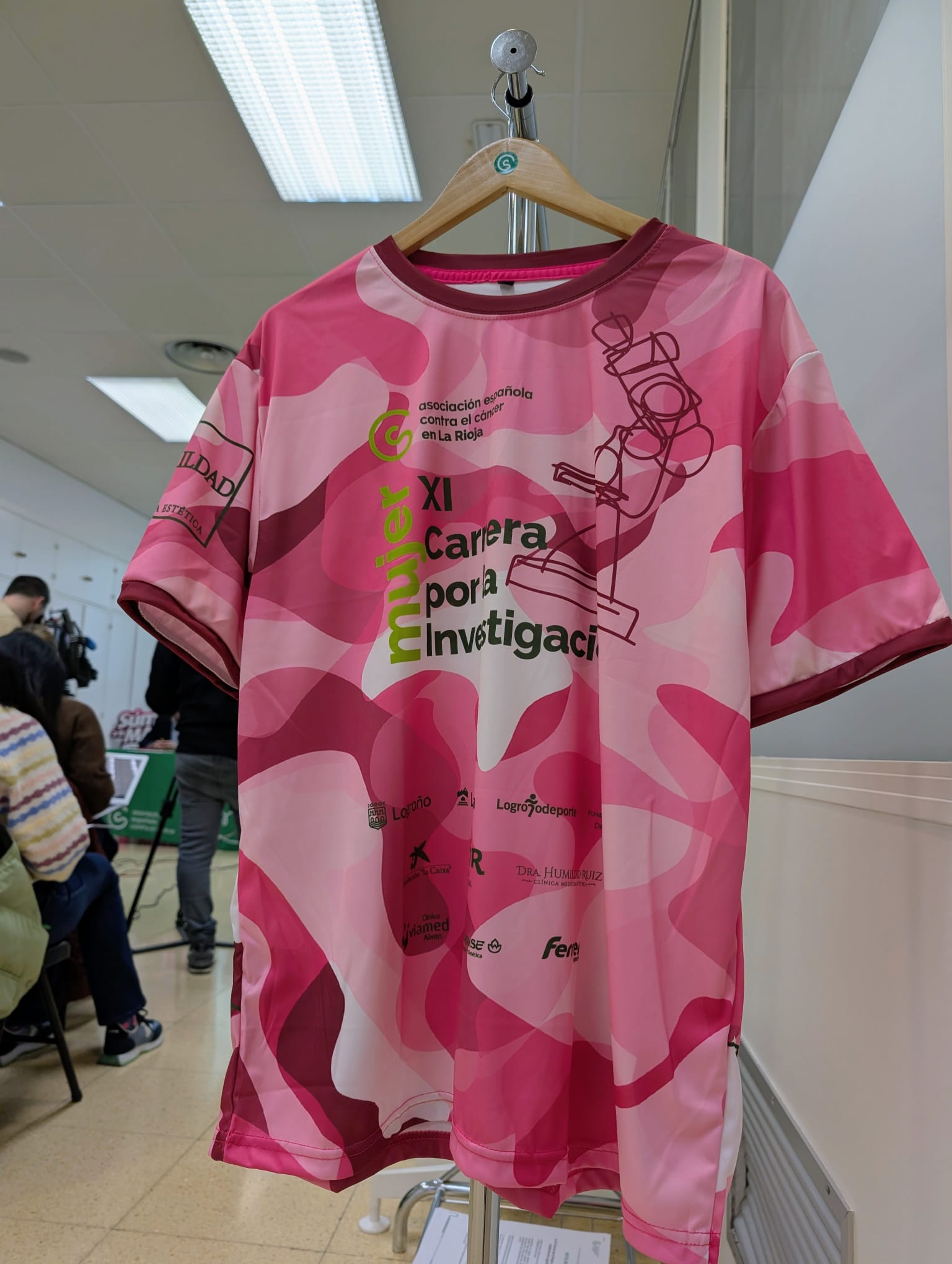 camiseta carrera mujer cancer 2026