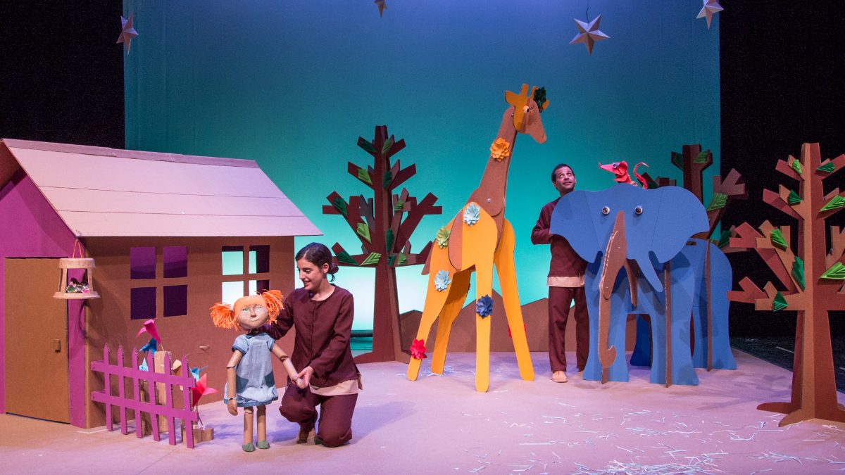 martina y el bosque de papel teatro infantil Logrono Teatrea